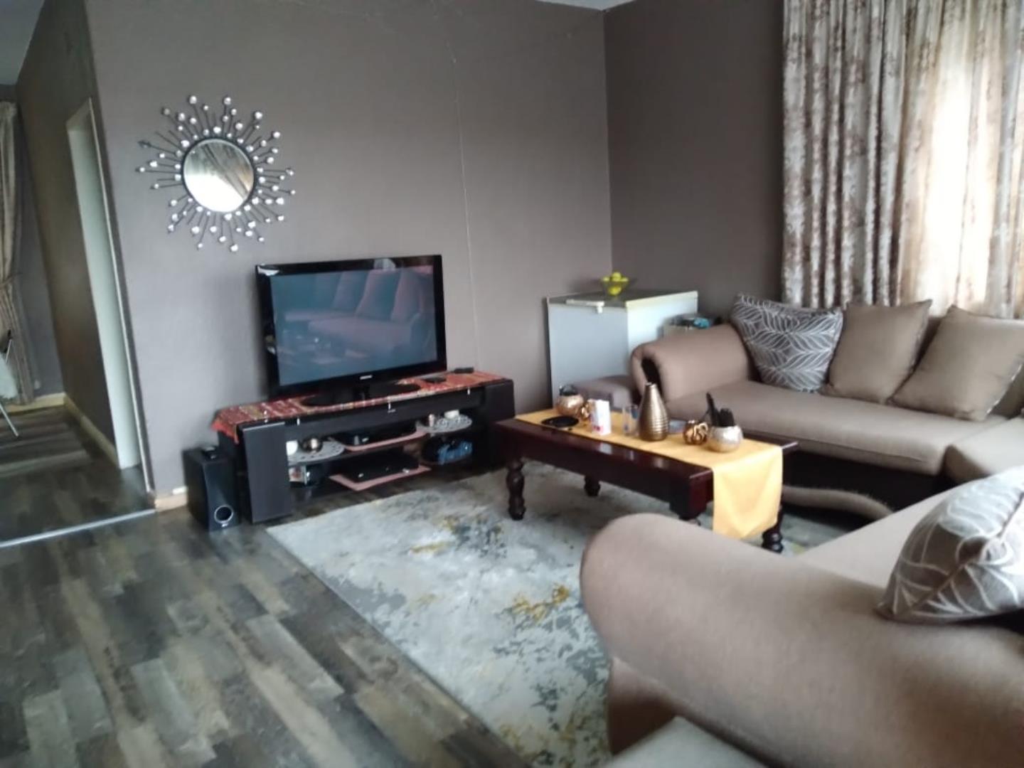 2 Bedroom Flat for Sale - Gauteng